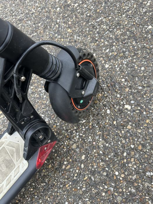 Vând trotinete electrice