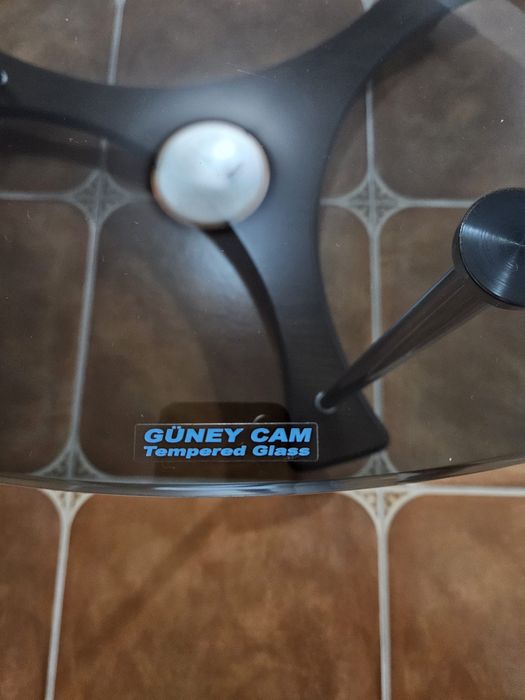 Vând măsuță de sticlă