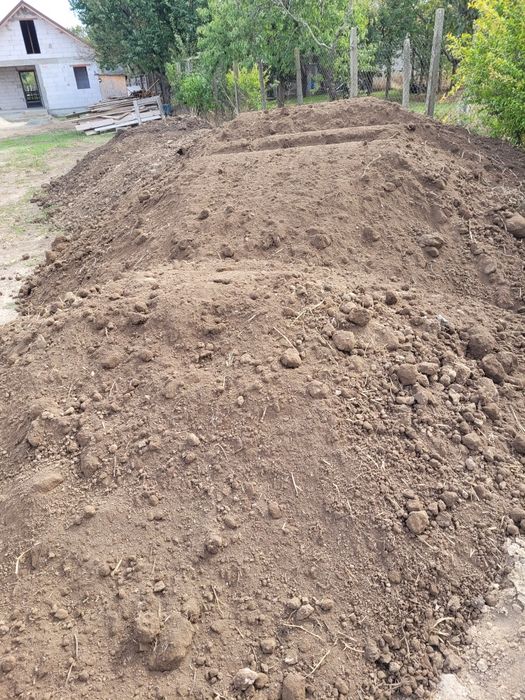 Vând pământ vegetal Tuzla