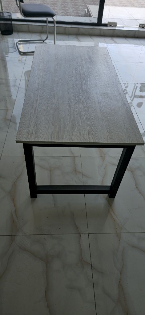 Loft jurnalniy stolik razmer 120x60x50 sm