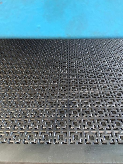 Tabla perforata de inox aluminiu si otel