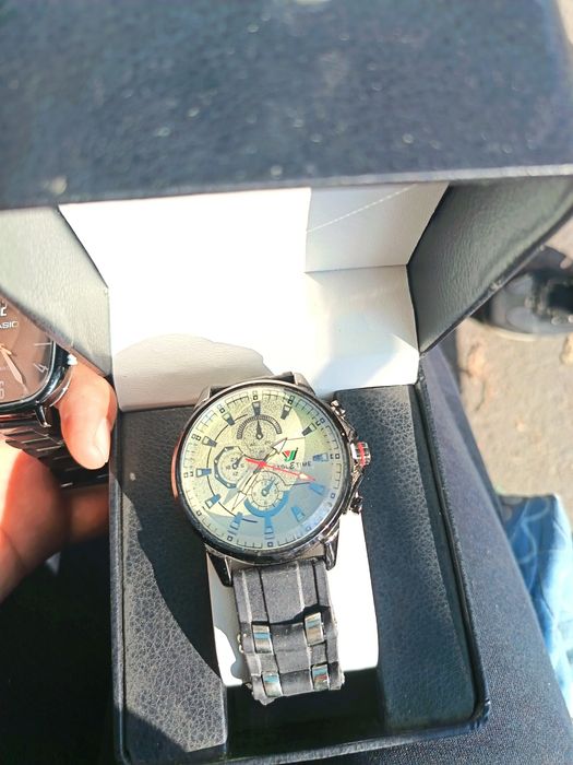 Кул соат ишлатилмаган янги