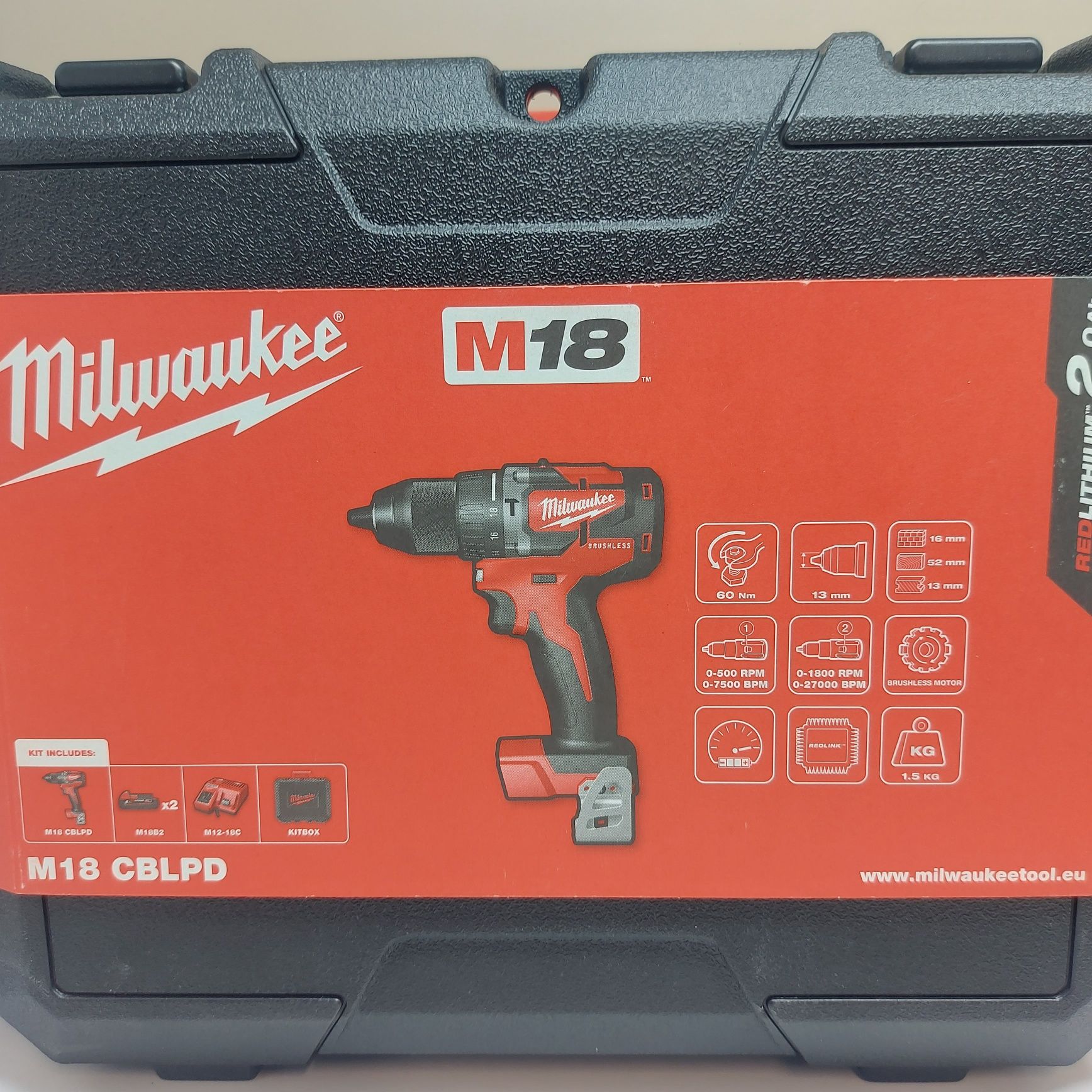 Нов безчетков винтоверт Milwaukee M18 CBLPD-202C