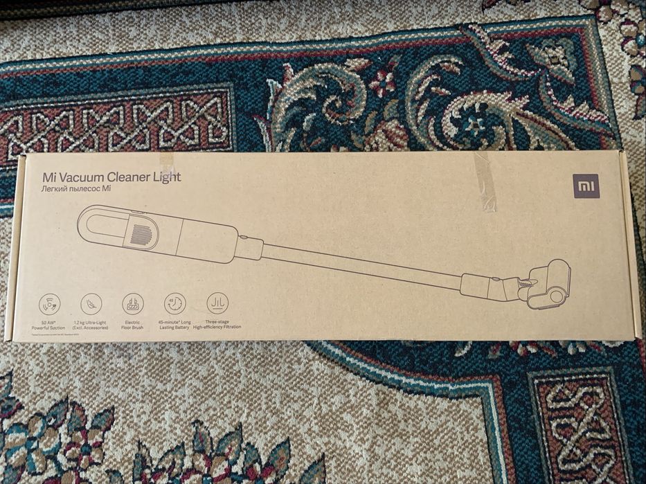 Продам рабочий пылесос Xiaomi Mi Cleaner Light
