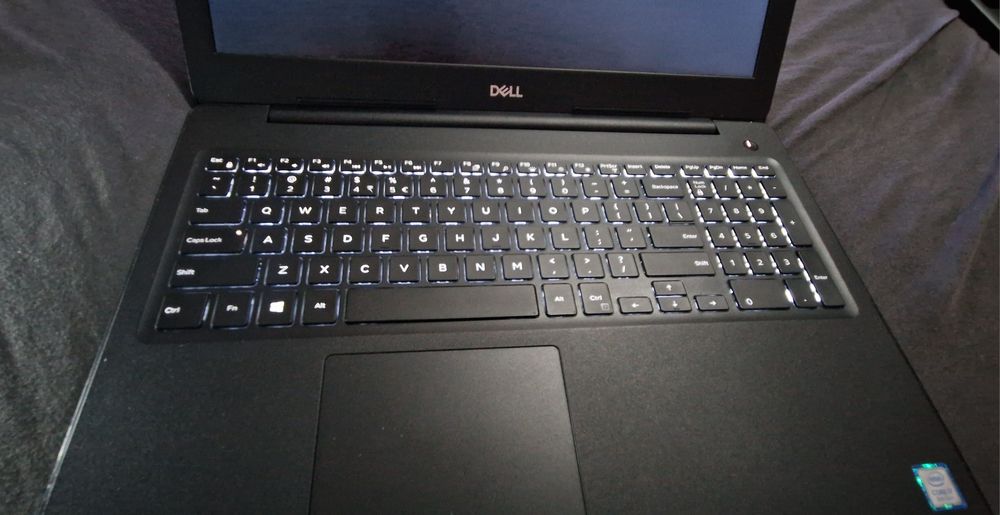 Dell Latitude 3590 i7 Gen 8 / SSD M.2 SATA 256 gb / 16 gb RAM / Full H