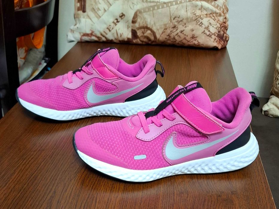 Маратонки skechers и nike