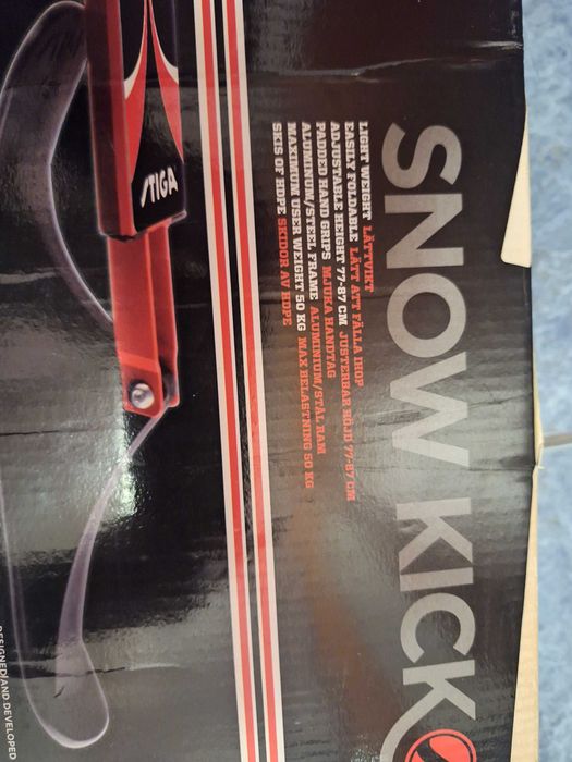 Trotineta pliabila cu schiuri pentru zapada