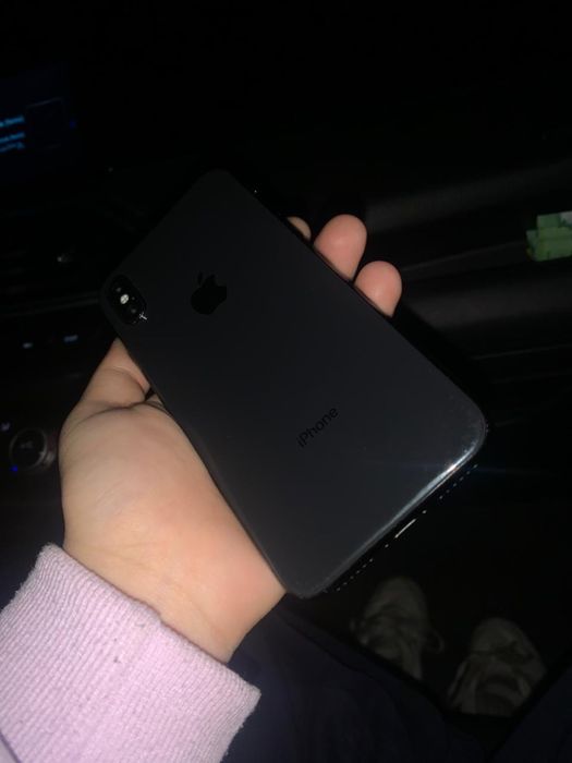 Продам хороший айфон Х