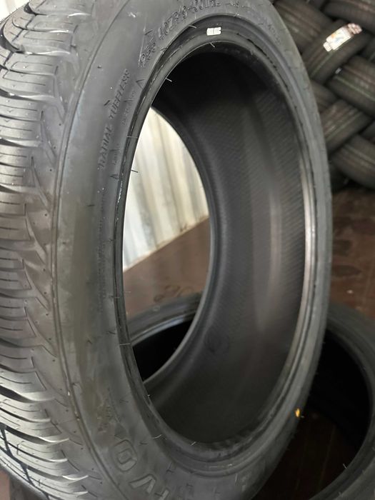 Нови Всесезонни Гуми Arivo Carlorful A/S 255/40R19 100W Xl Нов Dot