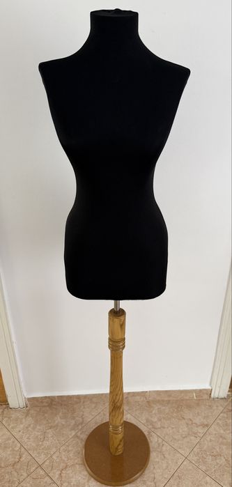 Manechin cu picior din lemn