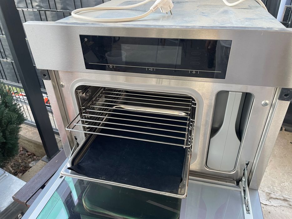 Фурна за вграждане Miele DG 5080