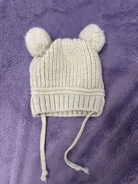 Бебешка зимна шапка H&M