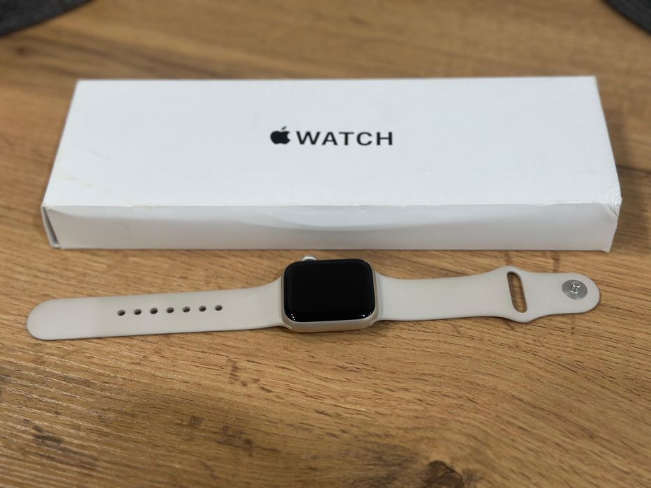 Продается часы Apple Watch SE 2024