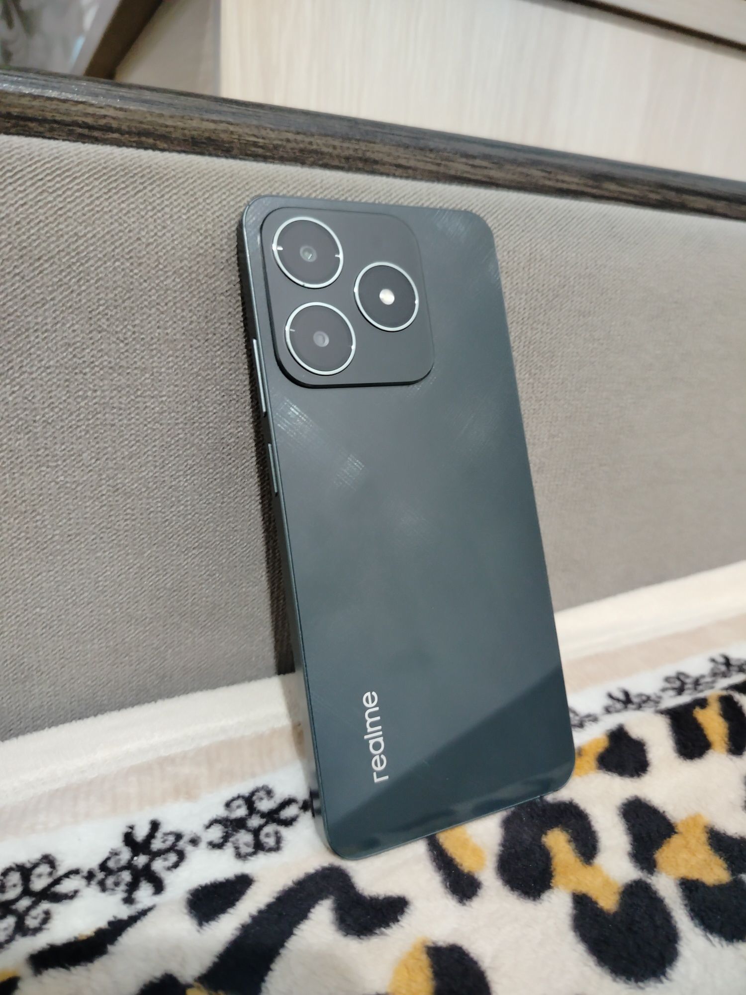 Продам Realme c61