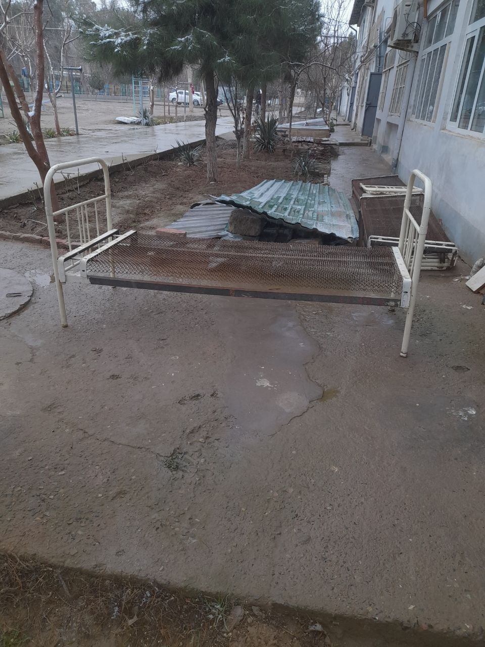 Кроват сотилади. Айби ёк