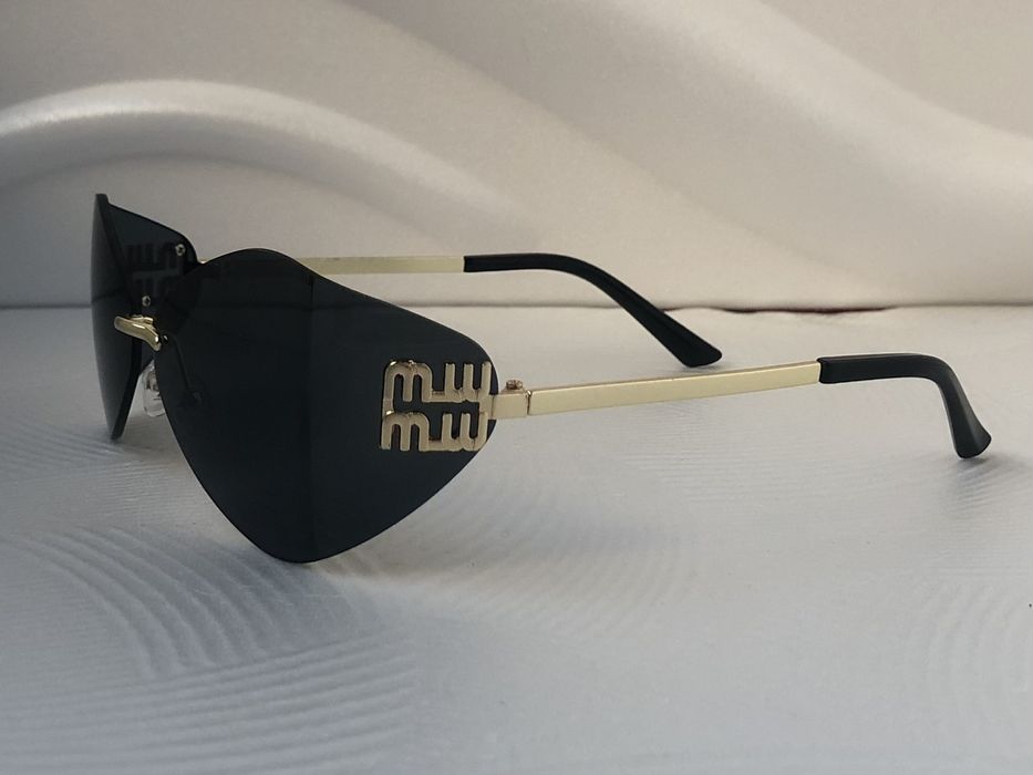 Модерни дамски слънчеви очила