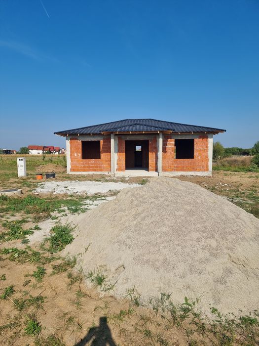 Vând teren intravilan locuri de case