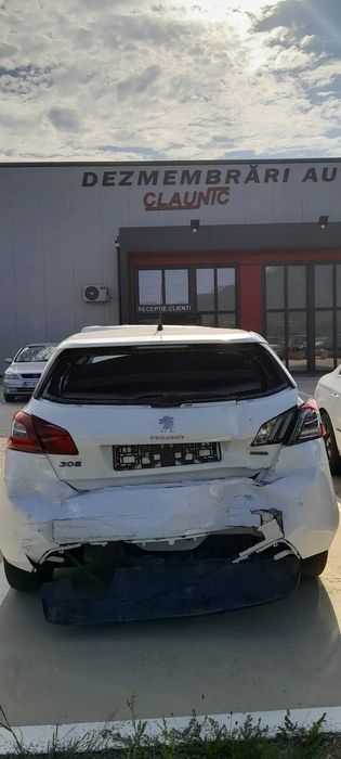 Dezmembram Peugeot 308 II 1.6 HDI BHY / BH02 (DV6FD)