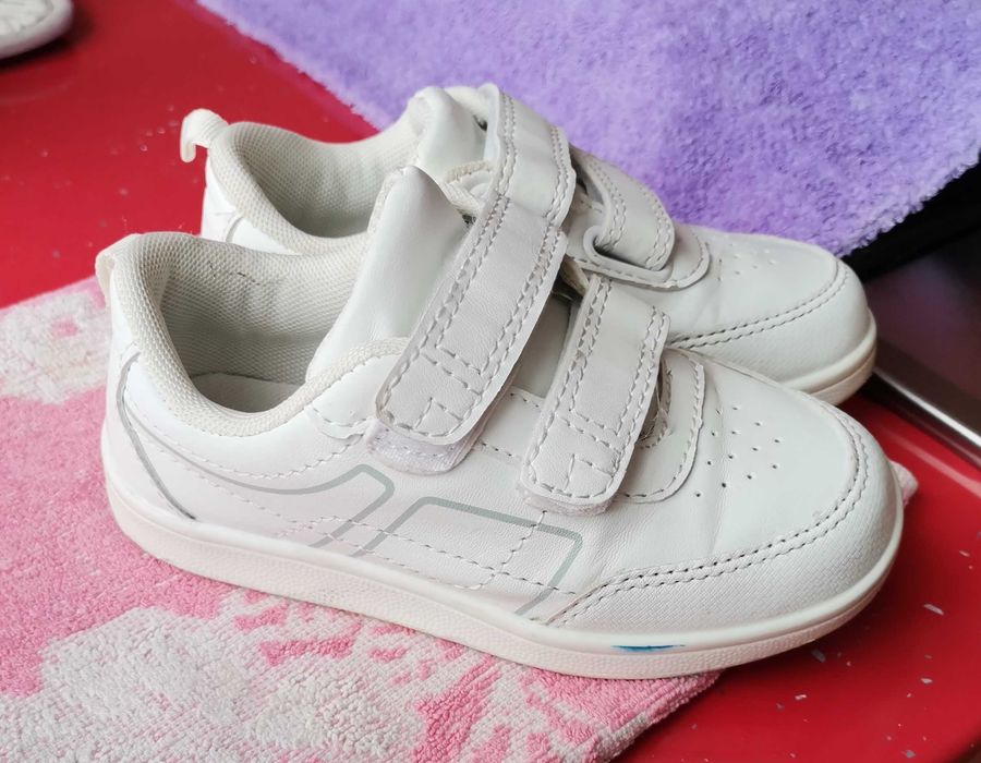 Vând Adidas copiii