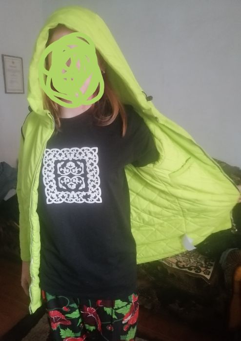 Продам детскую куртку