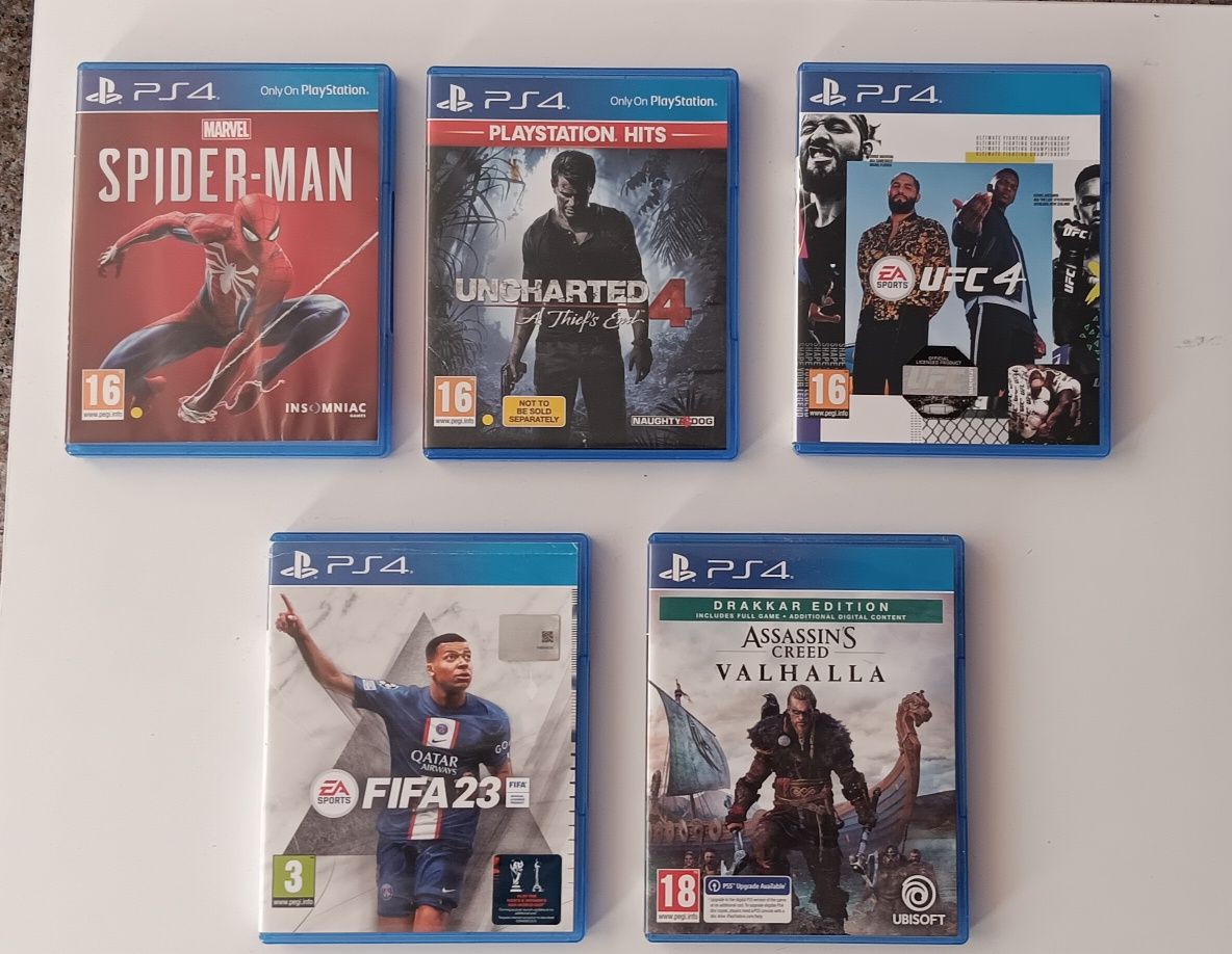 Playstation 4 SLIM 500GB с 2 контролера +5 бр. игри