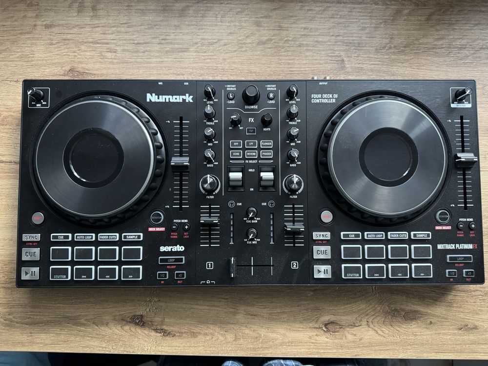 Numark Mixtrack Platinum FX DJ контролер/диджей пулт