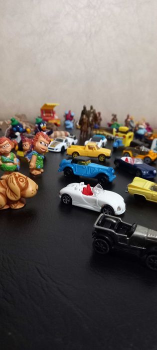 Kinder Ferrero, figurine perioada 90'