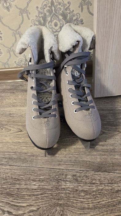 Коньки 38 размер. 10 000 тг