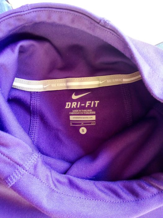 Продавам дамска горница за бягане,размер S,nike