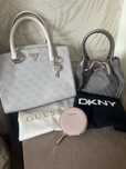 Дамска чанта DKNY