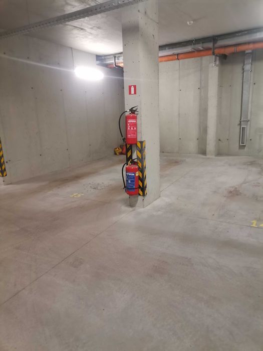 Дава се под наем Гараж / Паркомясто в София, Левски - 15 кв.м за 81.6 € - Снимка #1