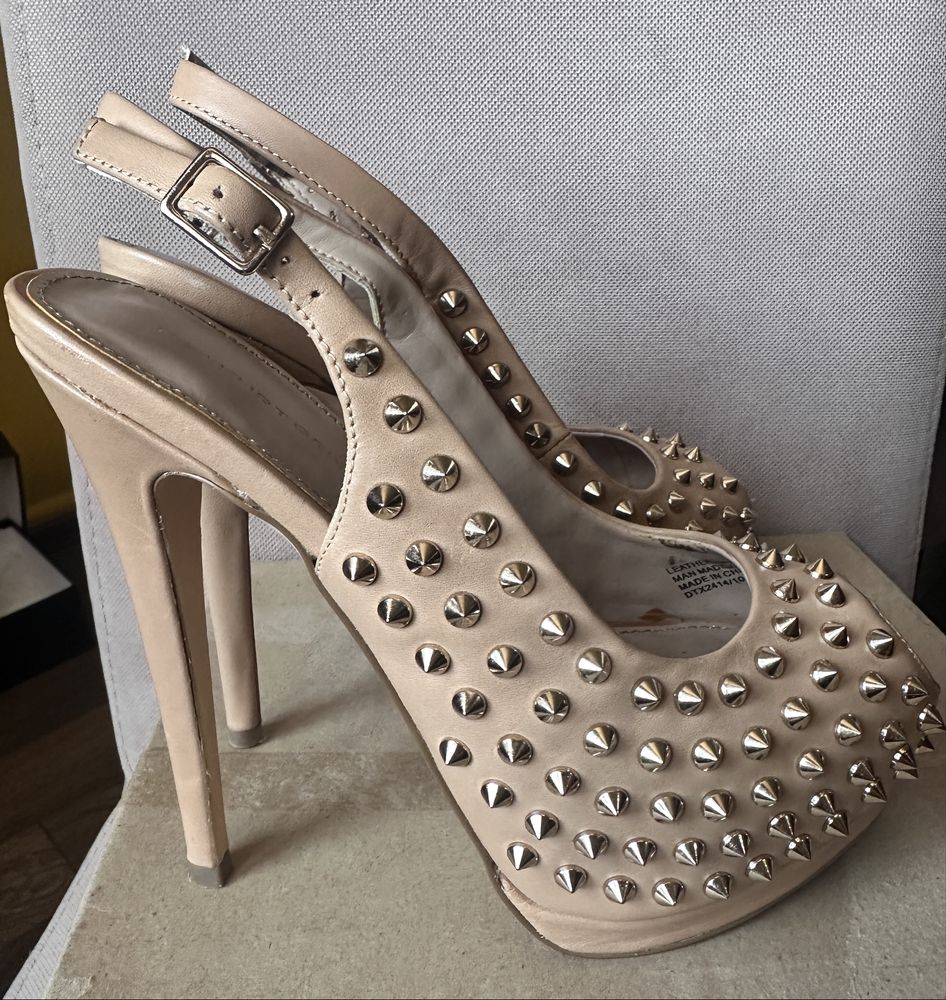 Kurt Geiger сандали на висок ток