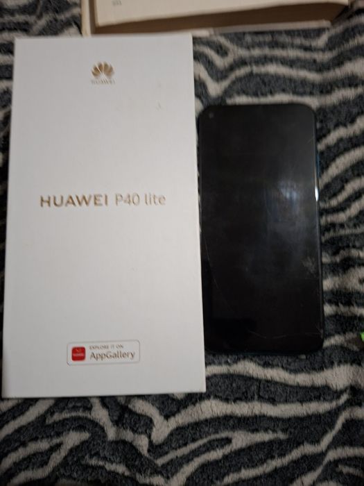 Продавам използван Huawei p40 lite