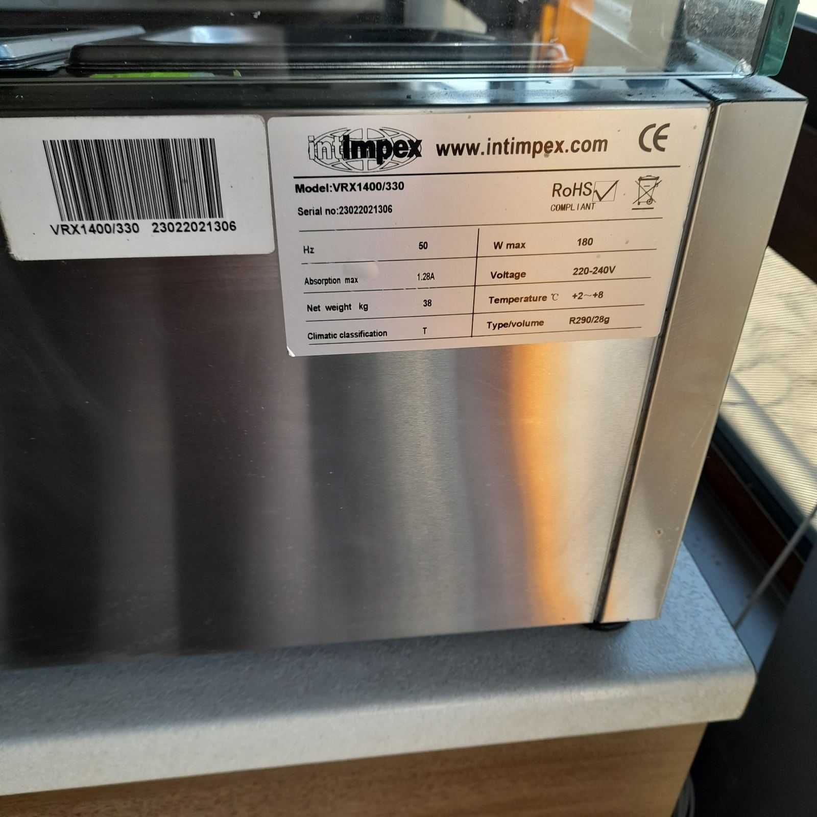 Продава търговско оборудване за заведение