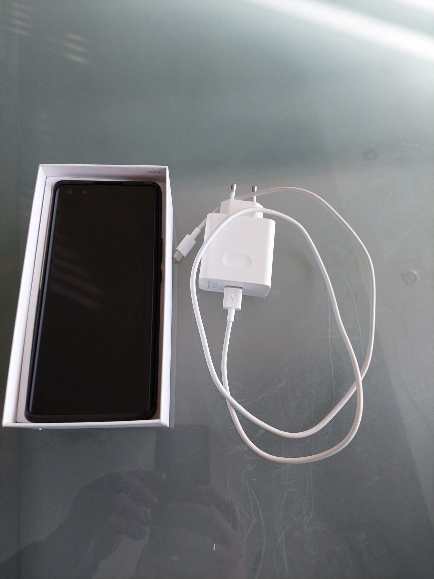 Продавам Huawei nova 11 pro