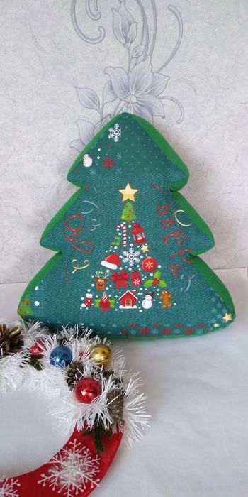 Декоративная новогодняя подушка- развивашка.