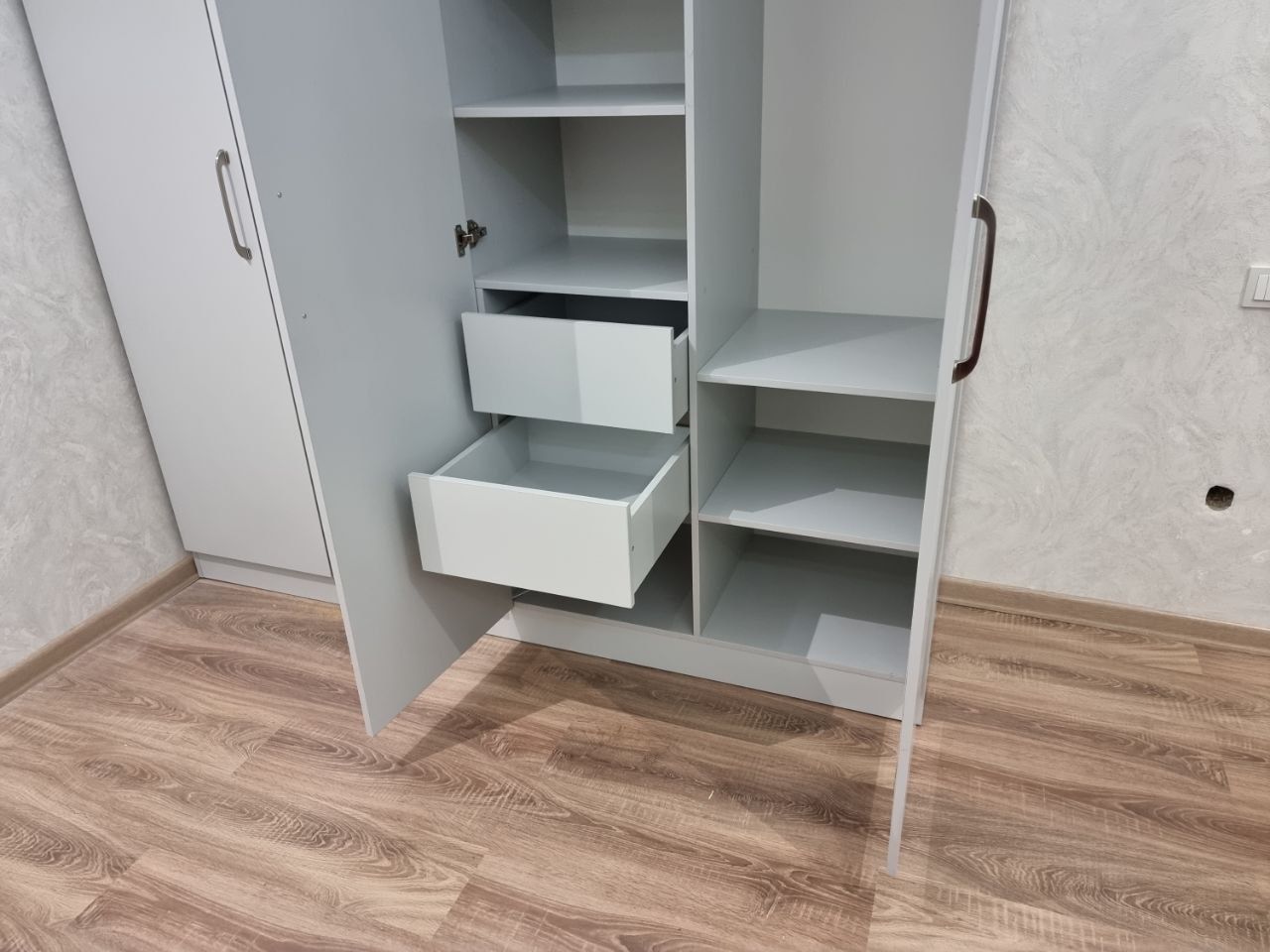 Buyurma asosida uy, ofis, oshxona va boshqa mebellarni yasab urnatamiz