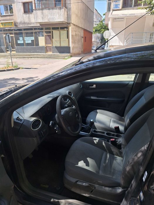 Vand Ford focus 2  1.6 benzina