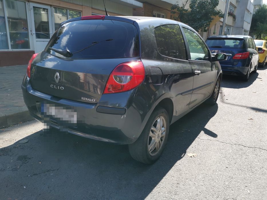 Vând renault clio 3 coupe