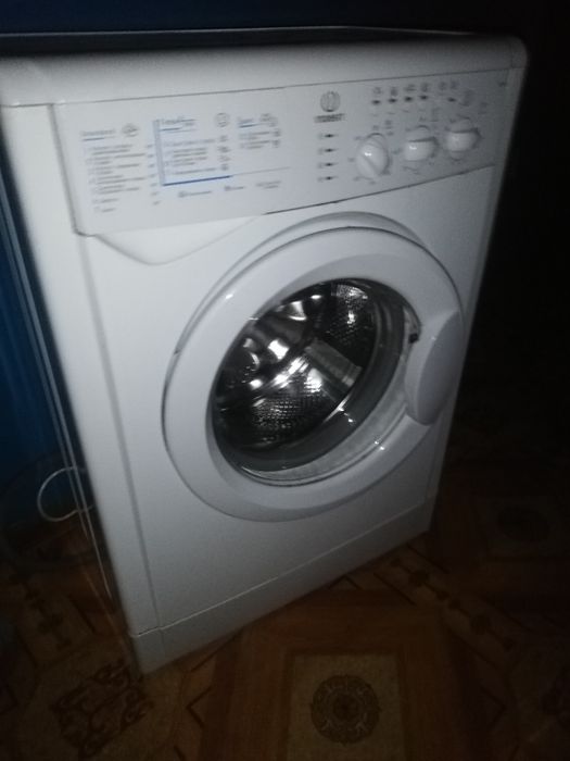 Стиральная машина indezit