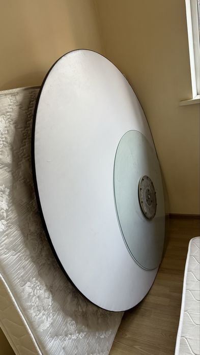 Стол және стул сатылады