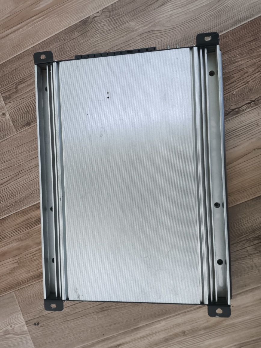 Продам усилитель звука SPL Z4X 800