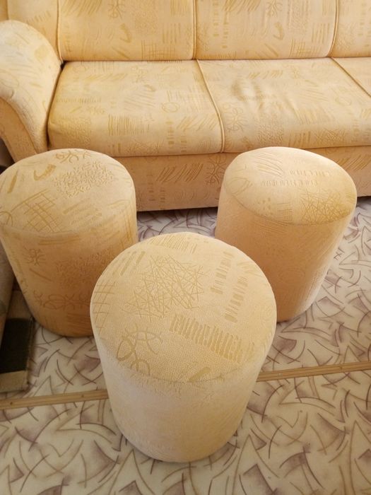 Продам пуфики 3штуки одинаковые удобные,практичные,интересно смотрятся