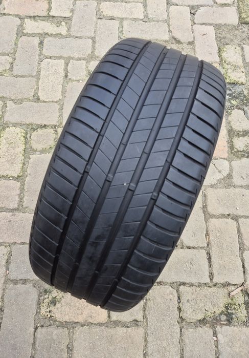 O bucată 245/40 R19 vară - una Firestone Lassa Bridgestone