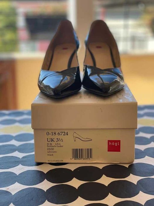 Елегантни дамски черни обувки Högl – естествена кожа - лак - 36 номер