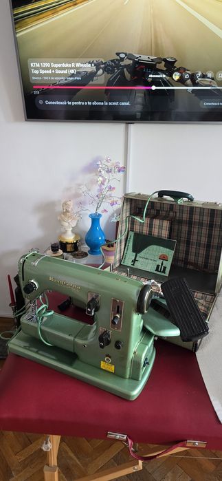 Mașină de cusut Husqvarna automatic retro