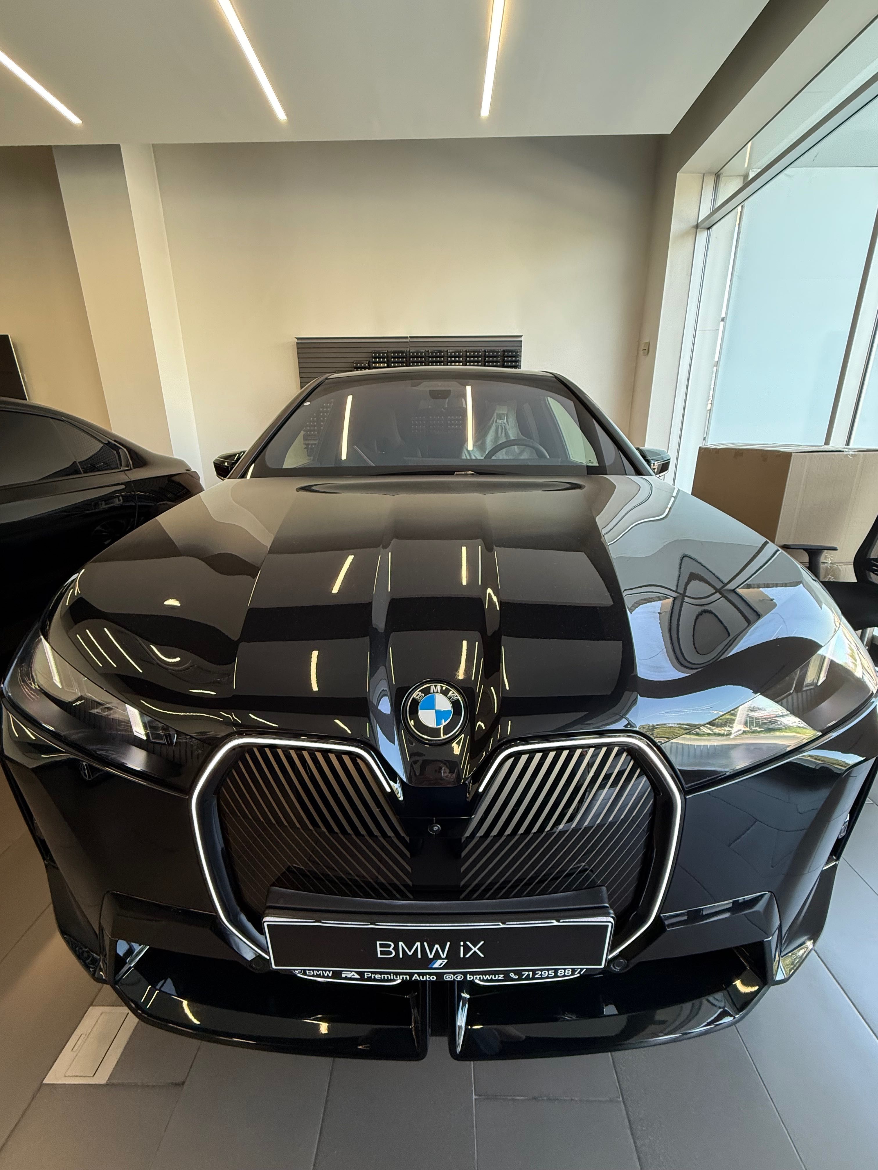 Продам новый BMW iX xDrive60 с гаранией 8 лет