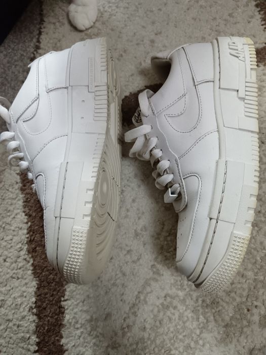 Papuci Nike albi