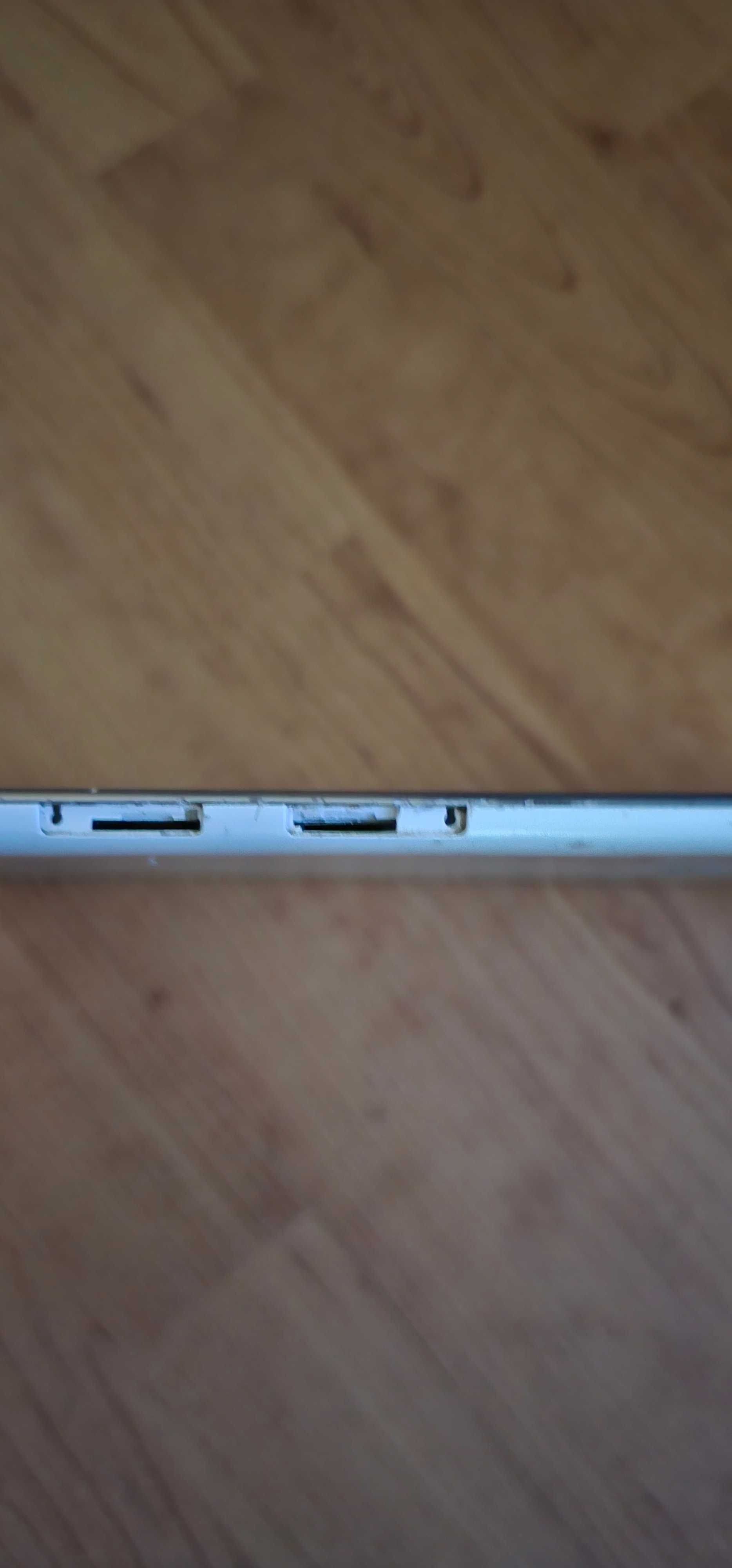 Tableta Samsung Tab A T555, 9.7", Quad 1.2 GHz, 2GB RAM, 16GB white
