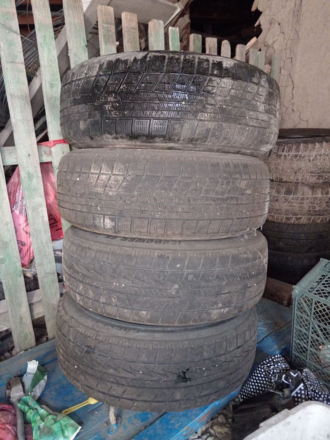 Продам в месте дисками на 15